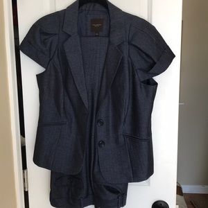 Sz 12 The Limited Suit